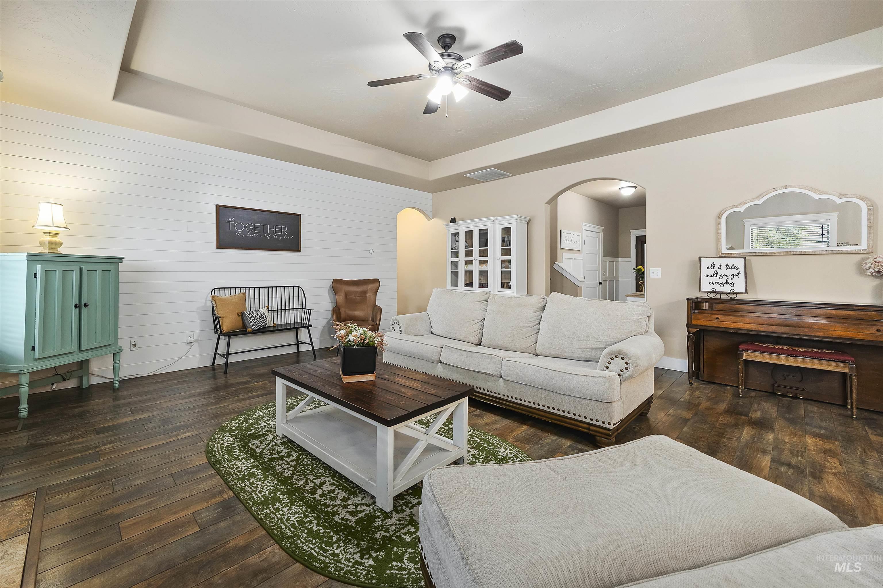 2341 Independence St