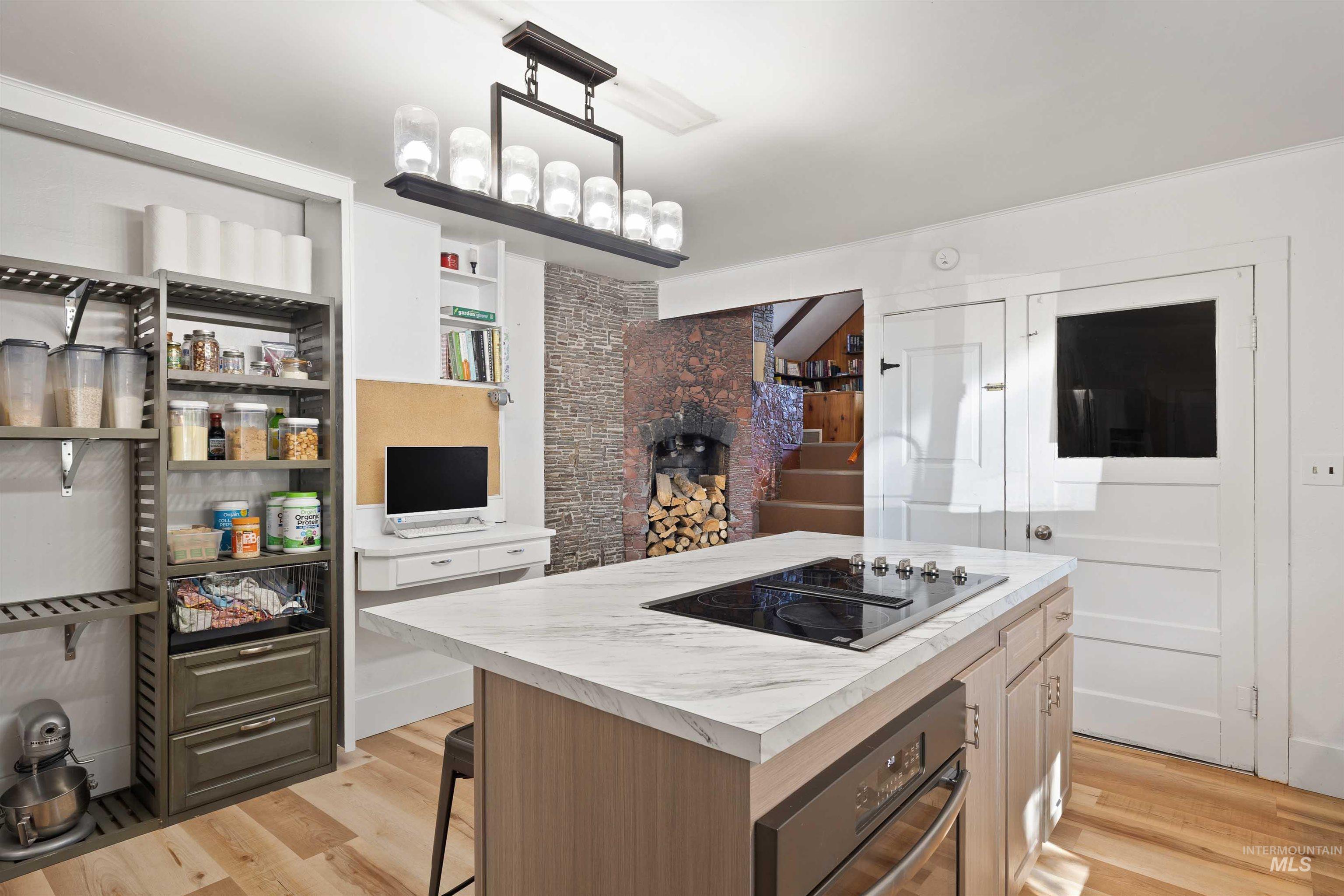 1339 S Washington St