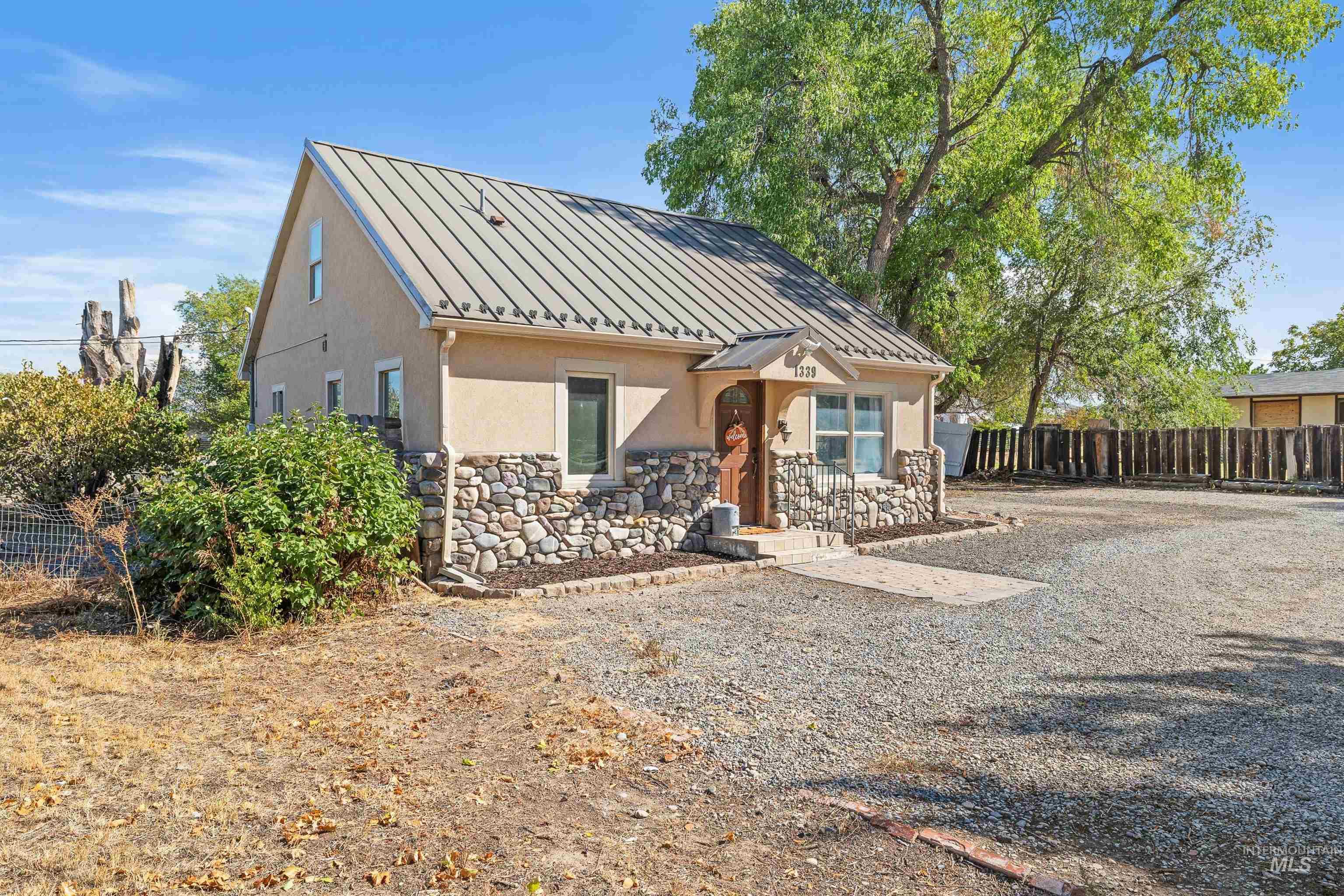 1339 S Washington St