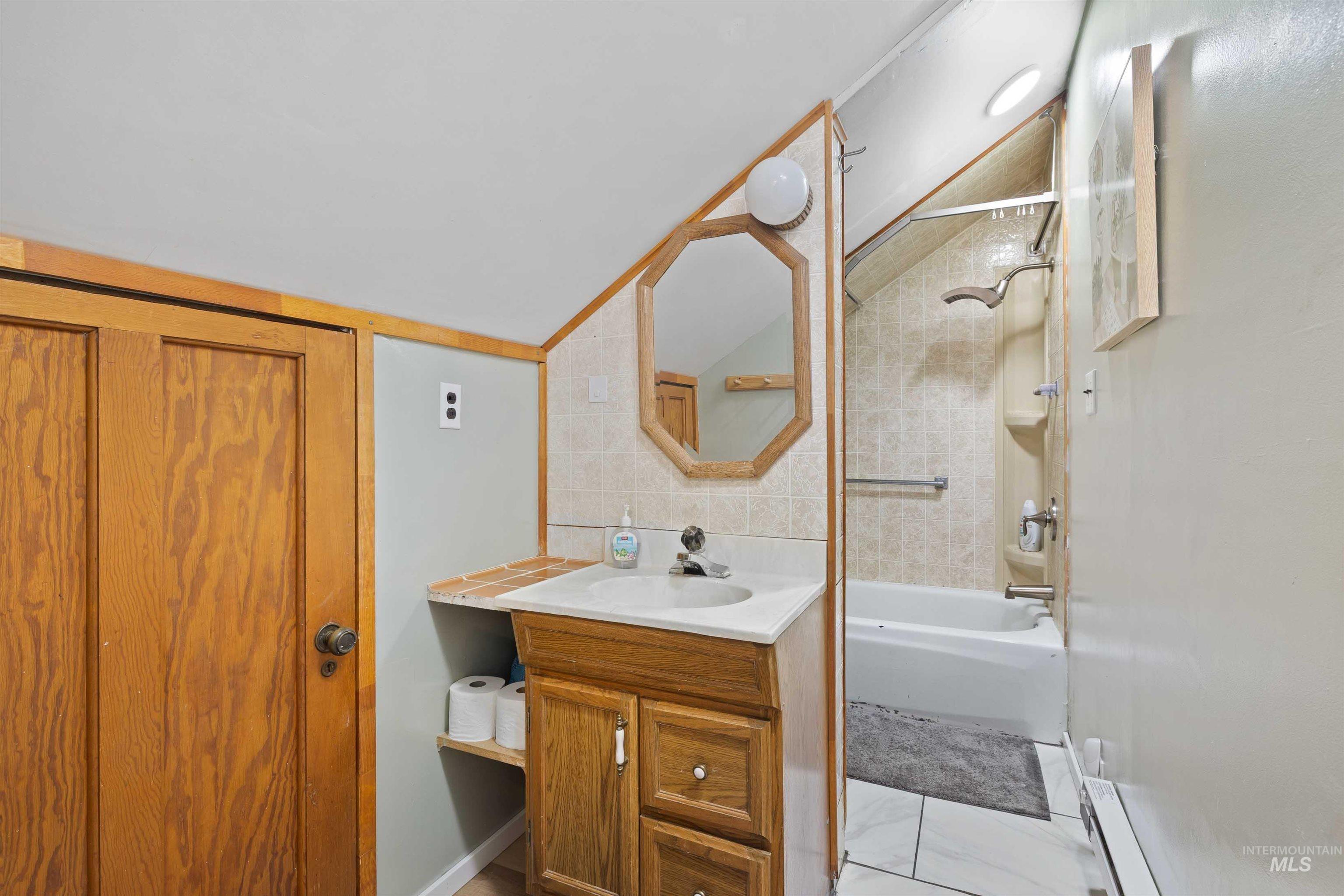 1339 S Washington St