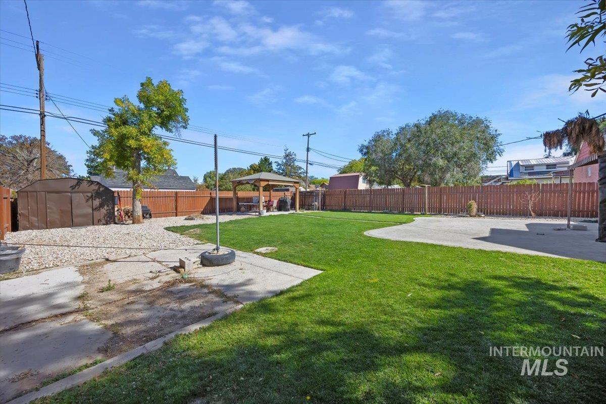 328 13th Ave. N