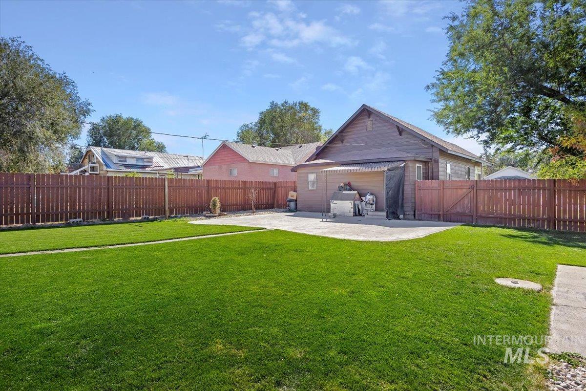 328 13th Ave. N