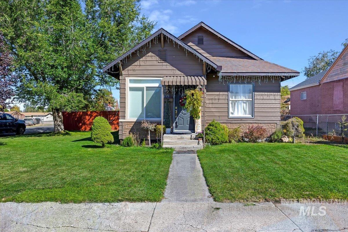 328 13th Ave. N