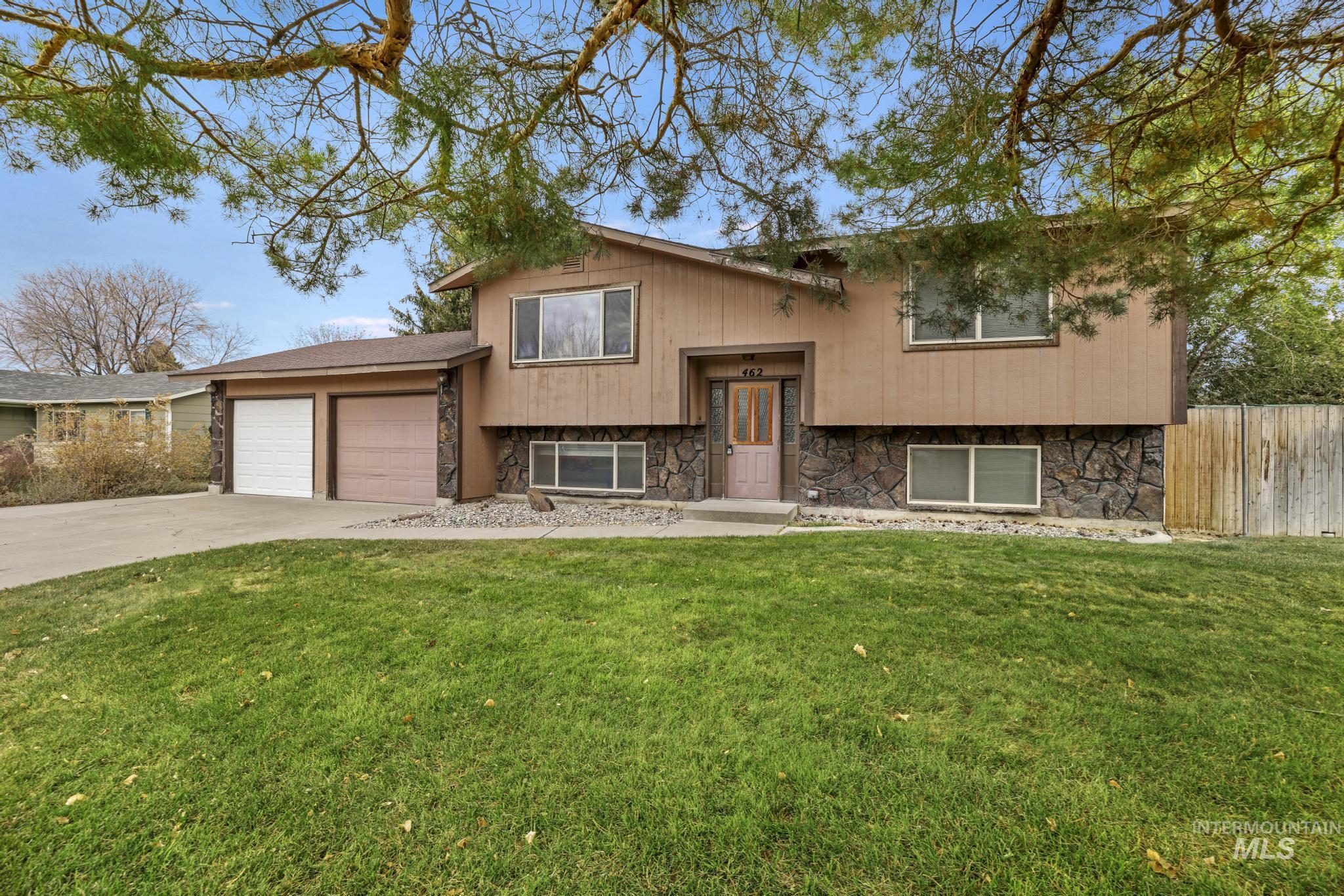 462 Parkway Circle