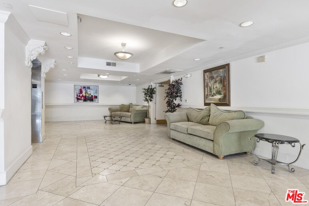 1450 S Beverly Dr Unit: 404