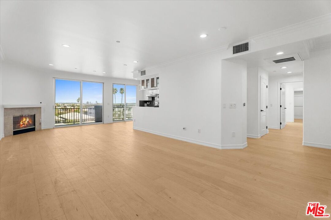 1450 S Beverly Dr Unit: 404