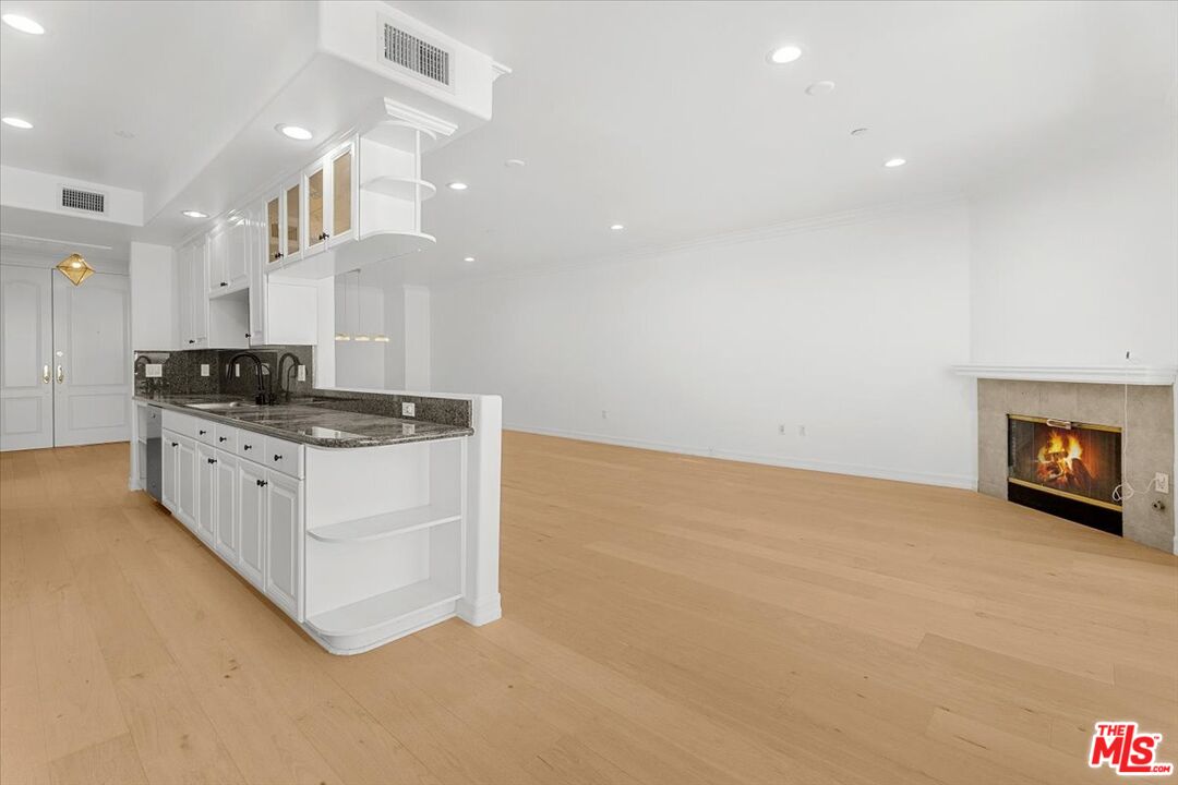 1450 S Beverly Dr Unit: 404