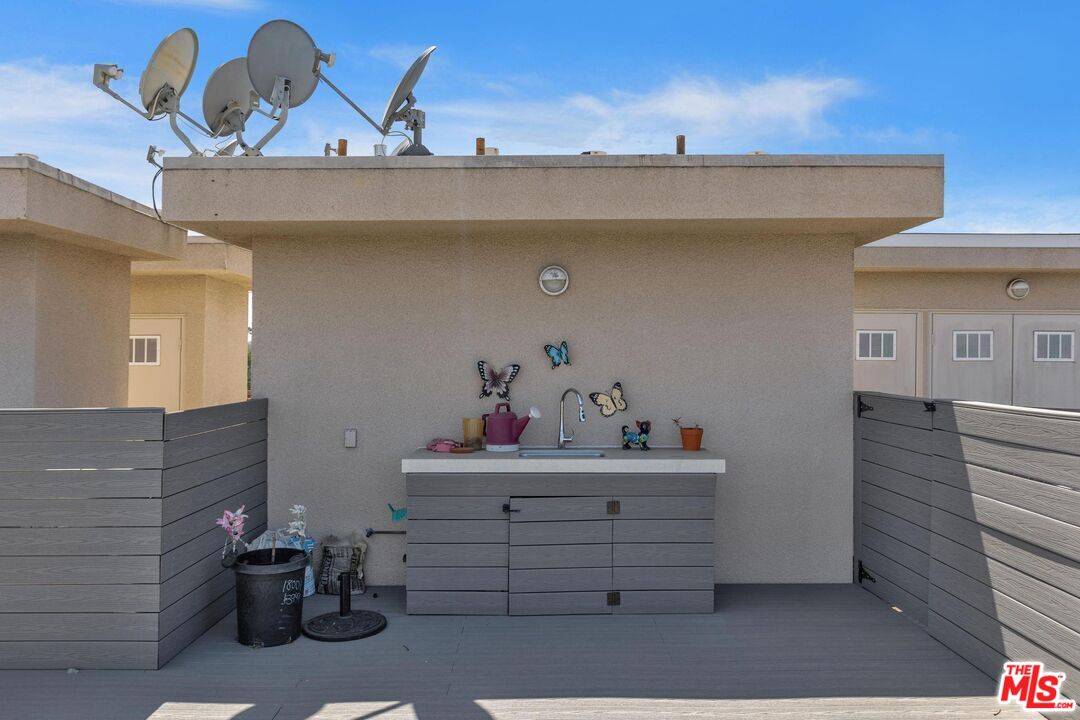 1450 S Beverly Dr Unit: 404