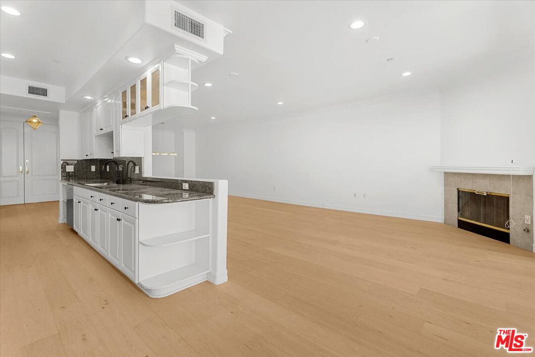 1450 S Beverly Dr Unit: 404