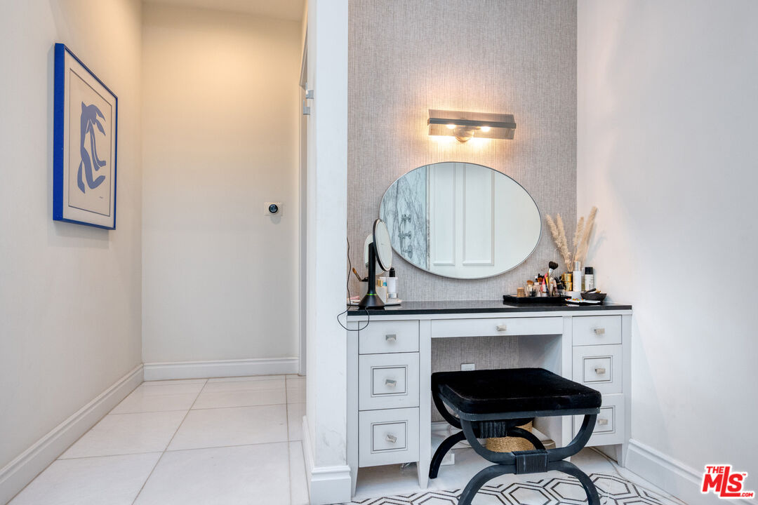 320 N Alta Vista Blvd