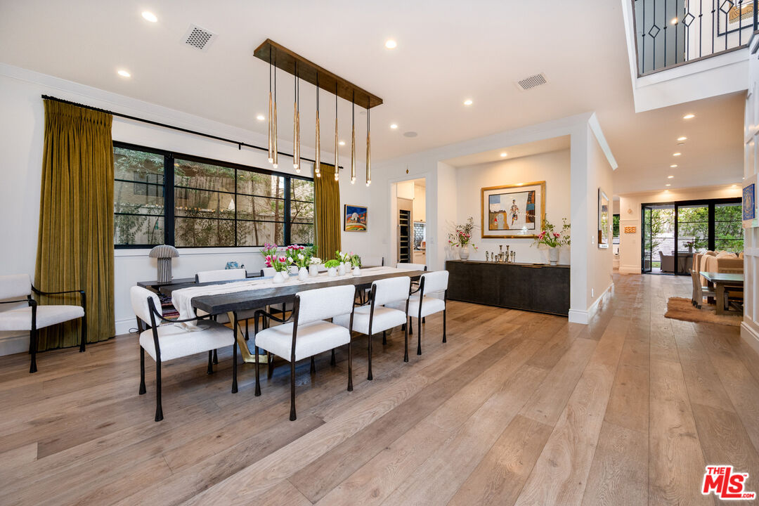 320 N Alta Vista Blvd