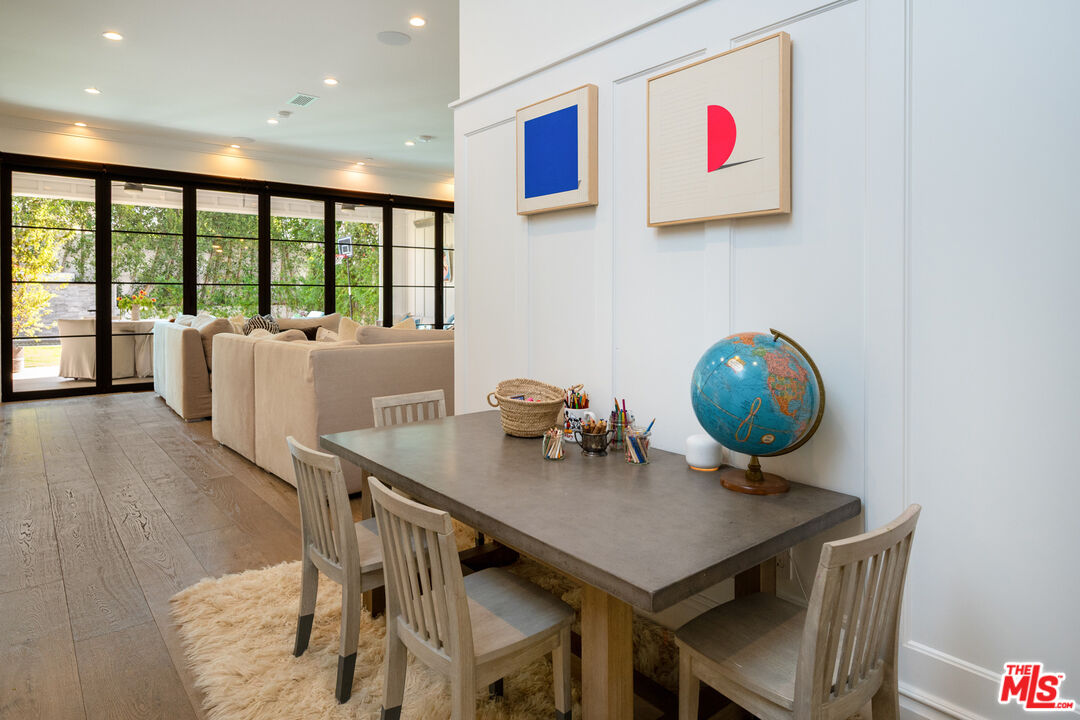 320 N Alta Vista Blvd