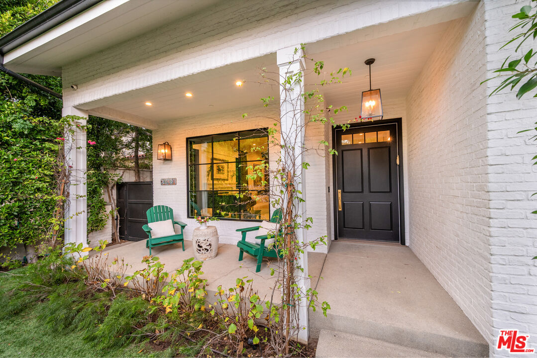 320 N Alta Vista Blvd