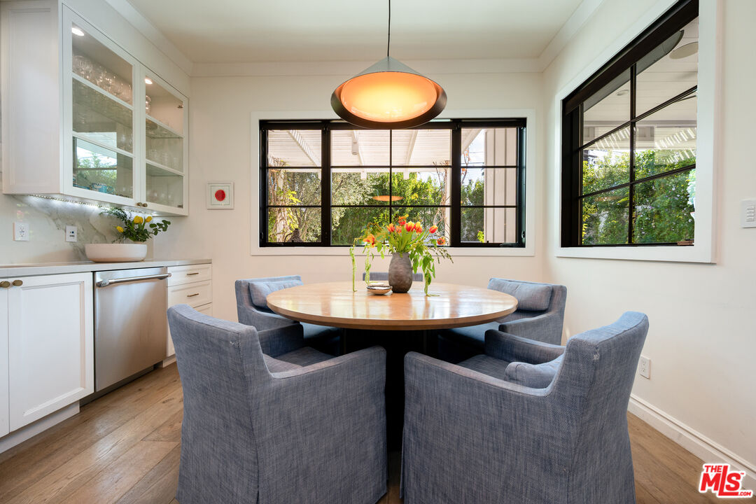 320 N Alta Vista Blvd