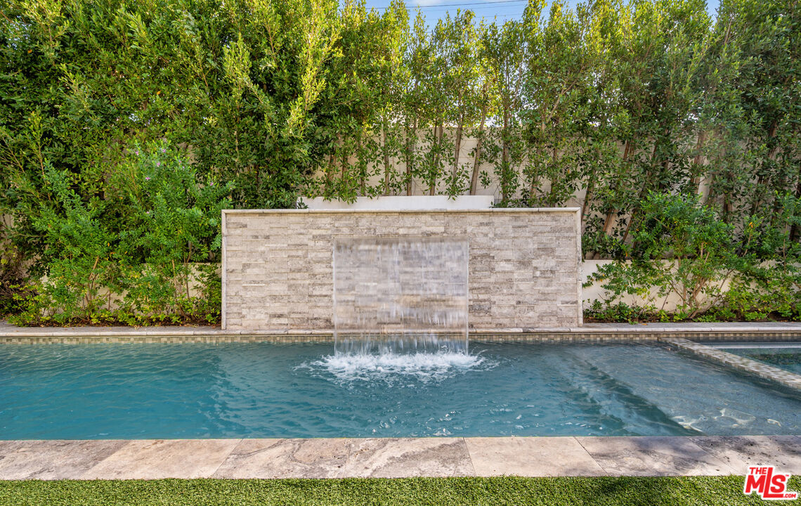 320 N Alta Vista Blvd