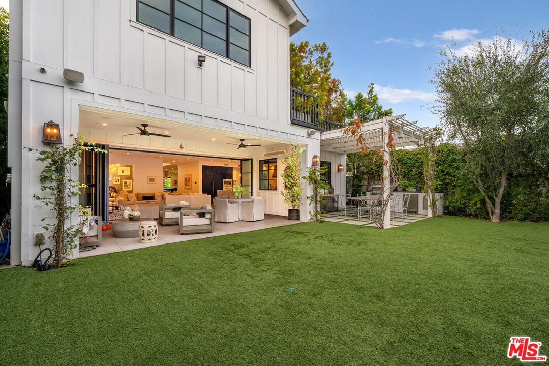 320 N Alta Vista Blvd