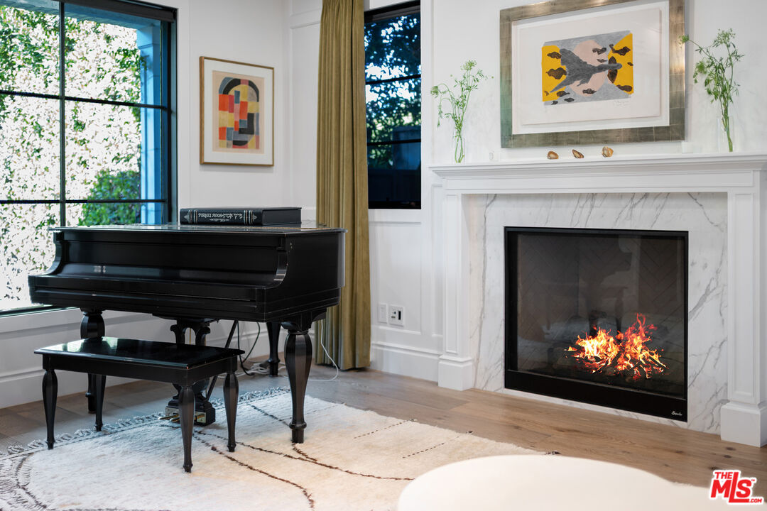 320 N Alta Vista Blvd