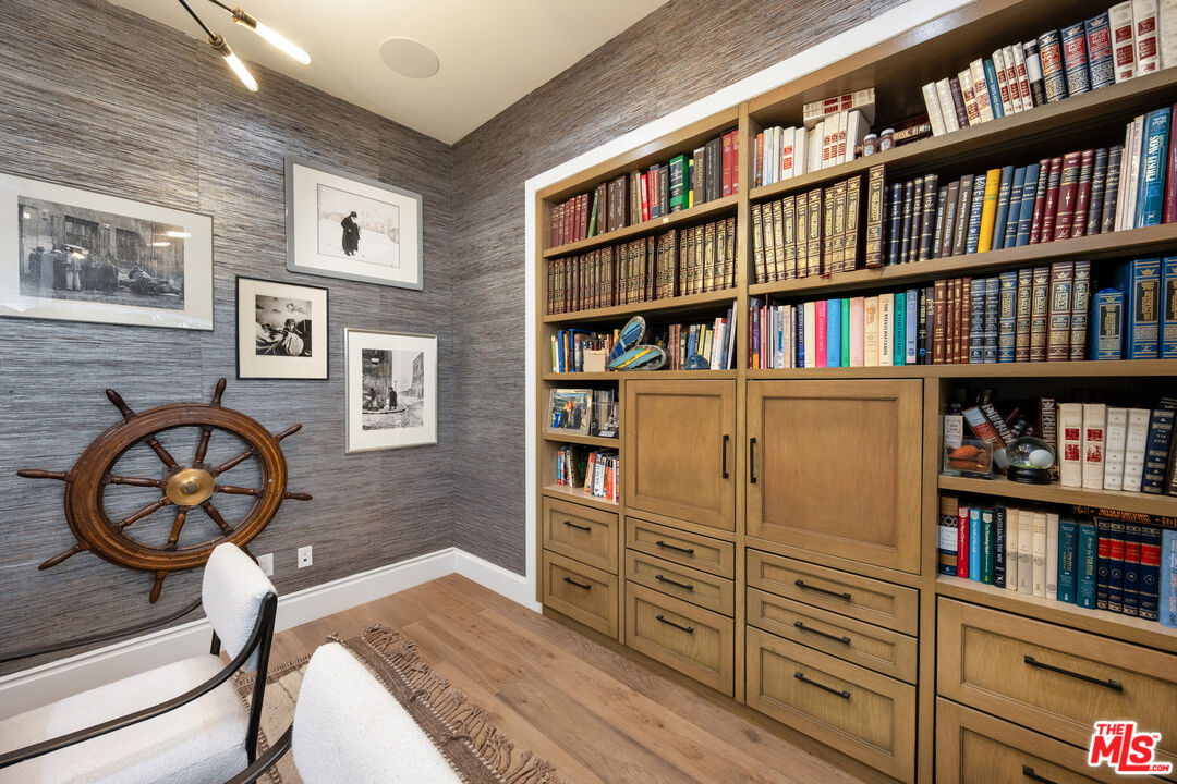 320 N Alta Vista Blvd