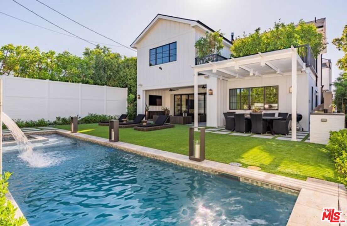 320 N Alta Vista Blvd