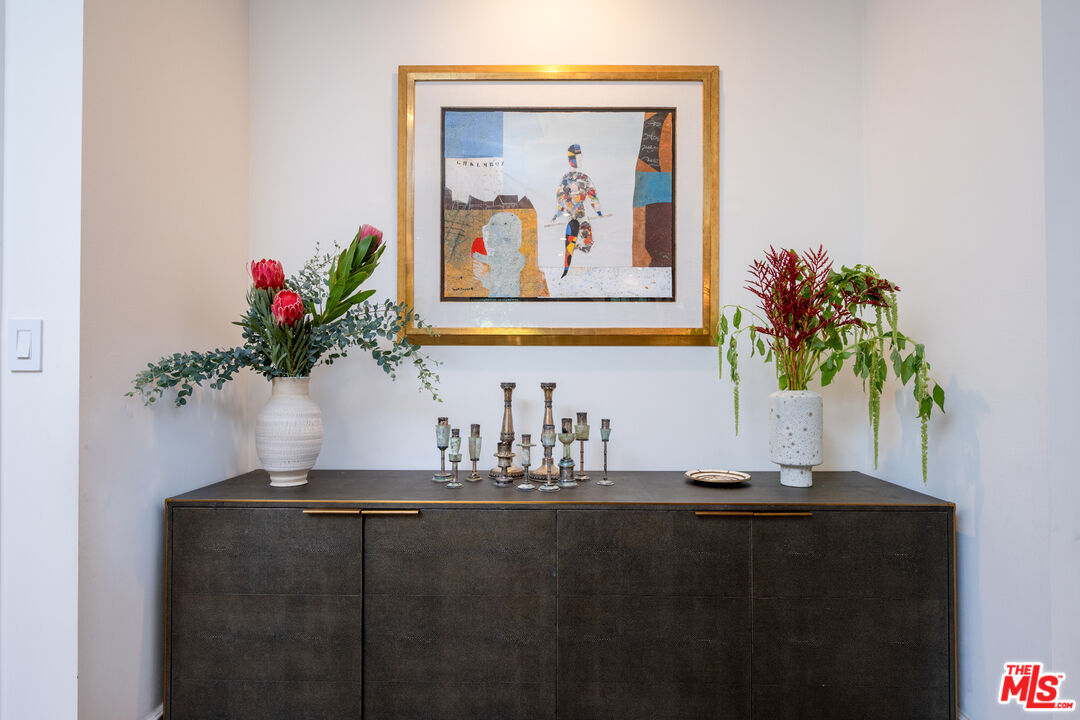 320 N Alta Vista Blvd