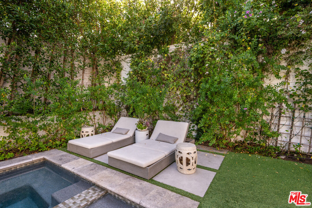 320 N Alta Vista Blvd