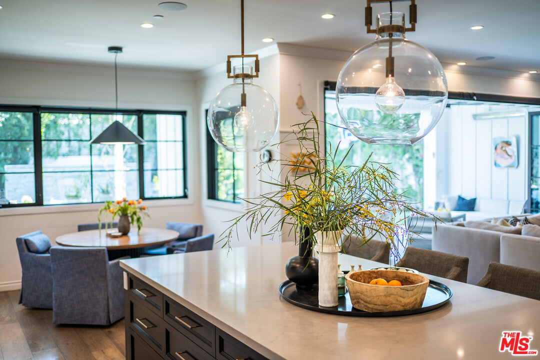 320 N Alta Vista Blvd