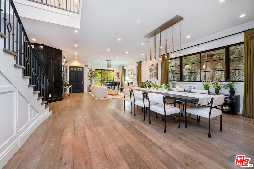 320 N Alta Vista Blvd