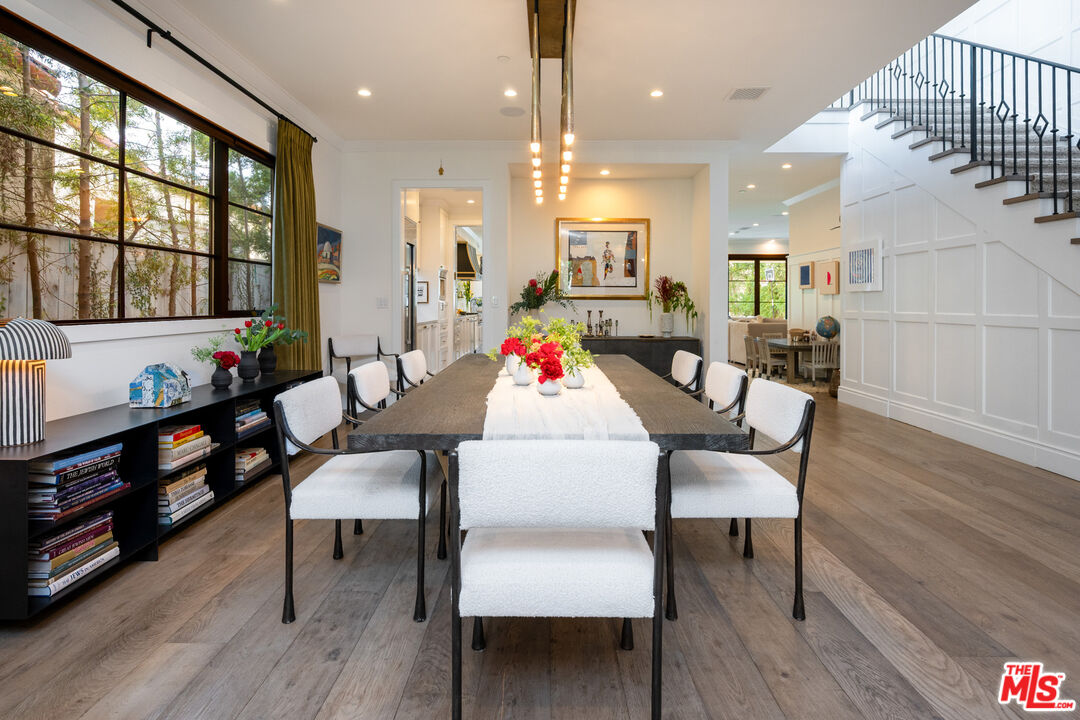 320 N Alta Vista Blvd