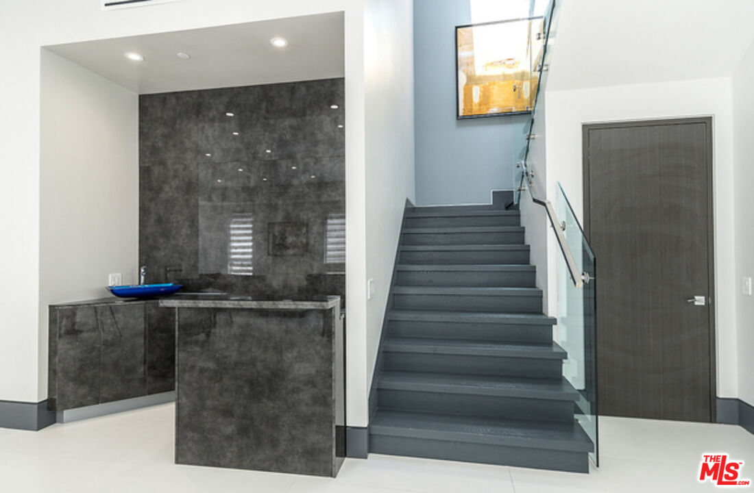 2122 Castle Heights Ave