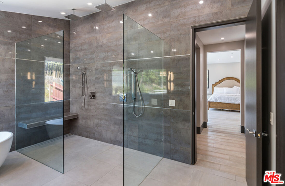 2122 Castle Heights Ave