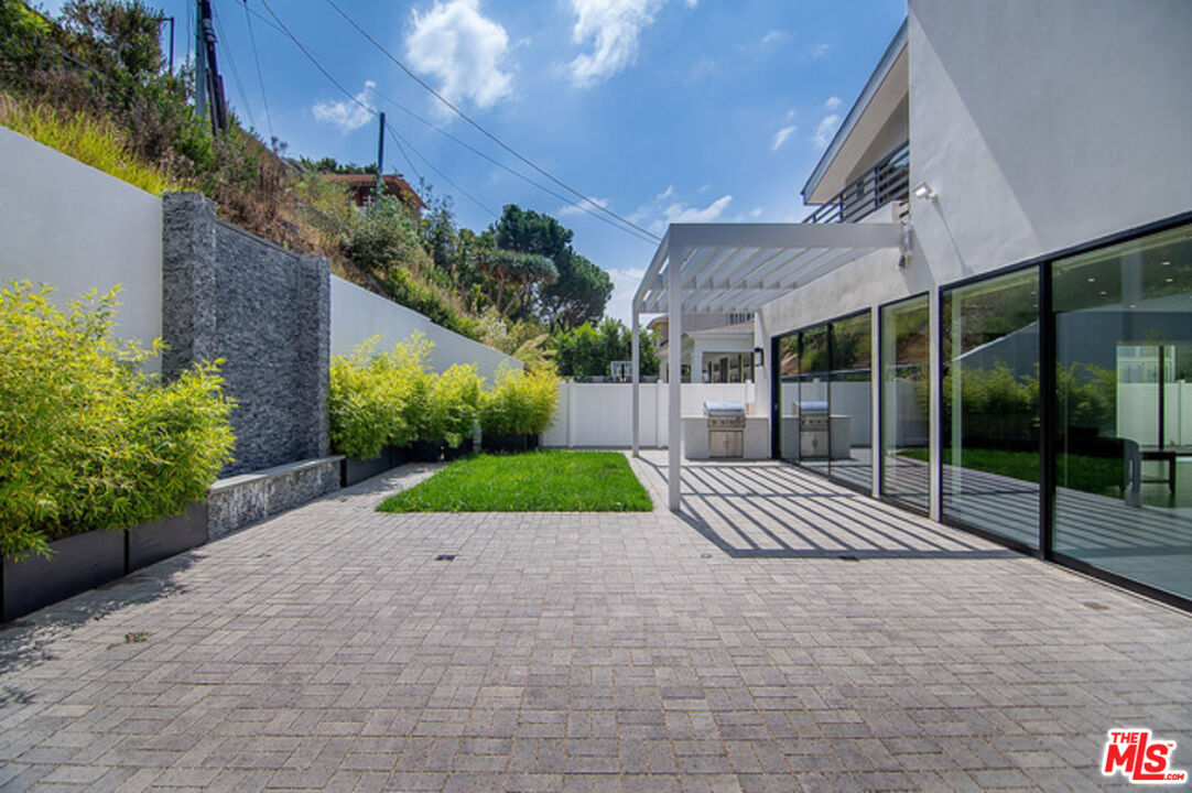 2122 Castle Heights Ave