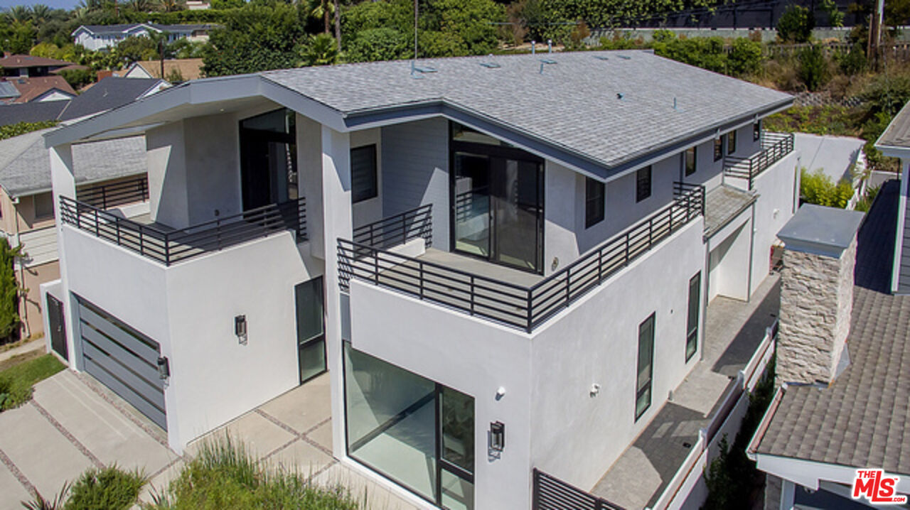 2122 Castle Heights Ave