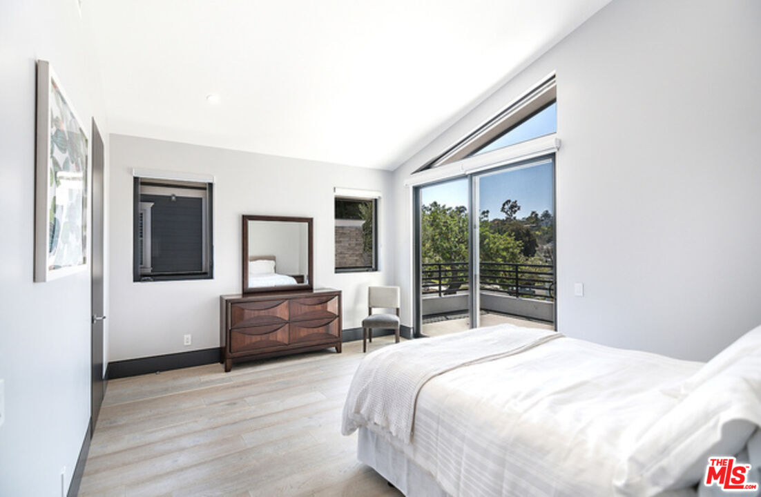 2122 Castle Heights Ave