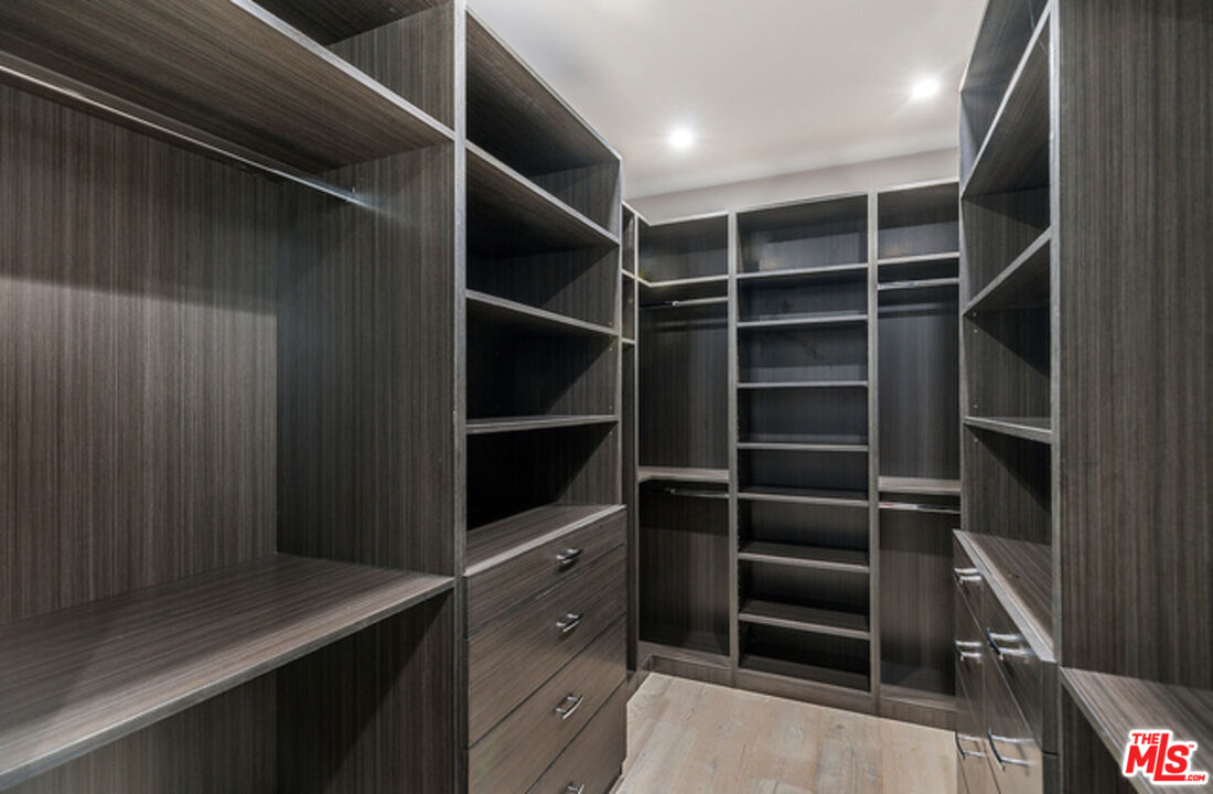 2122 Castle Heights Ave