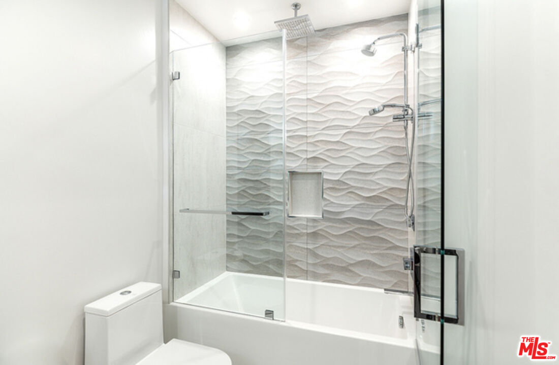 2122 Castle Heights Ave