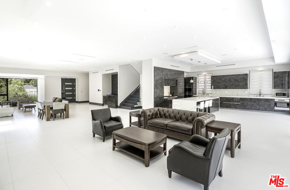 2122 Castle Heights Ave