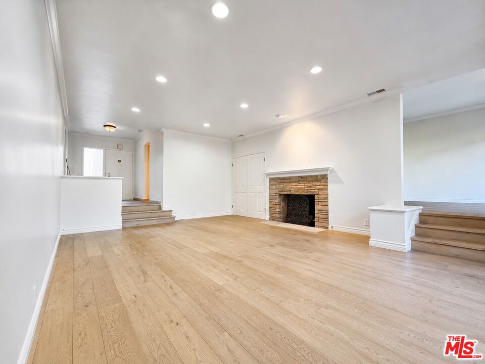 2200 S Canfield Ave