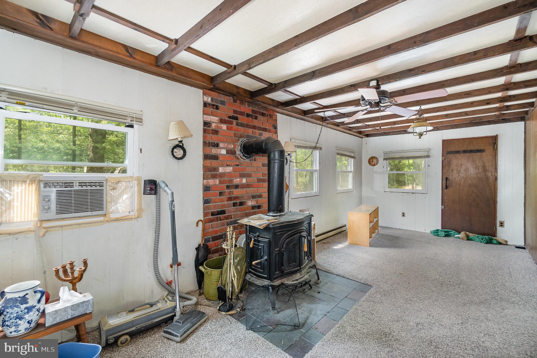 80 Pine Tree Trl