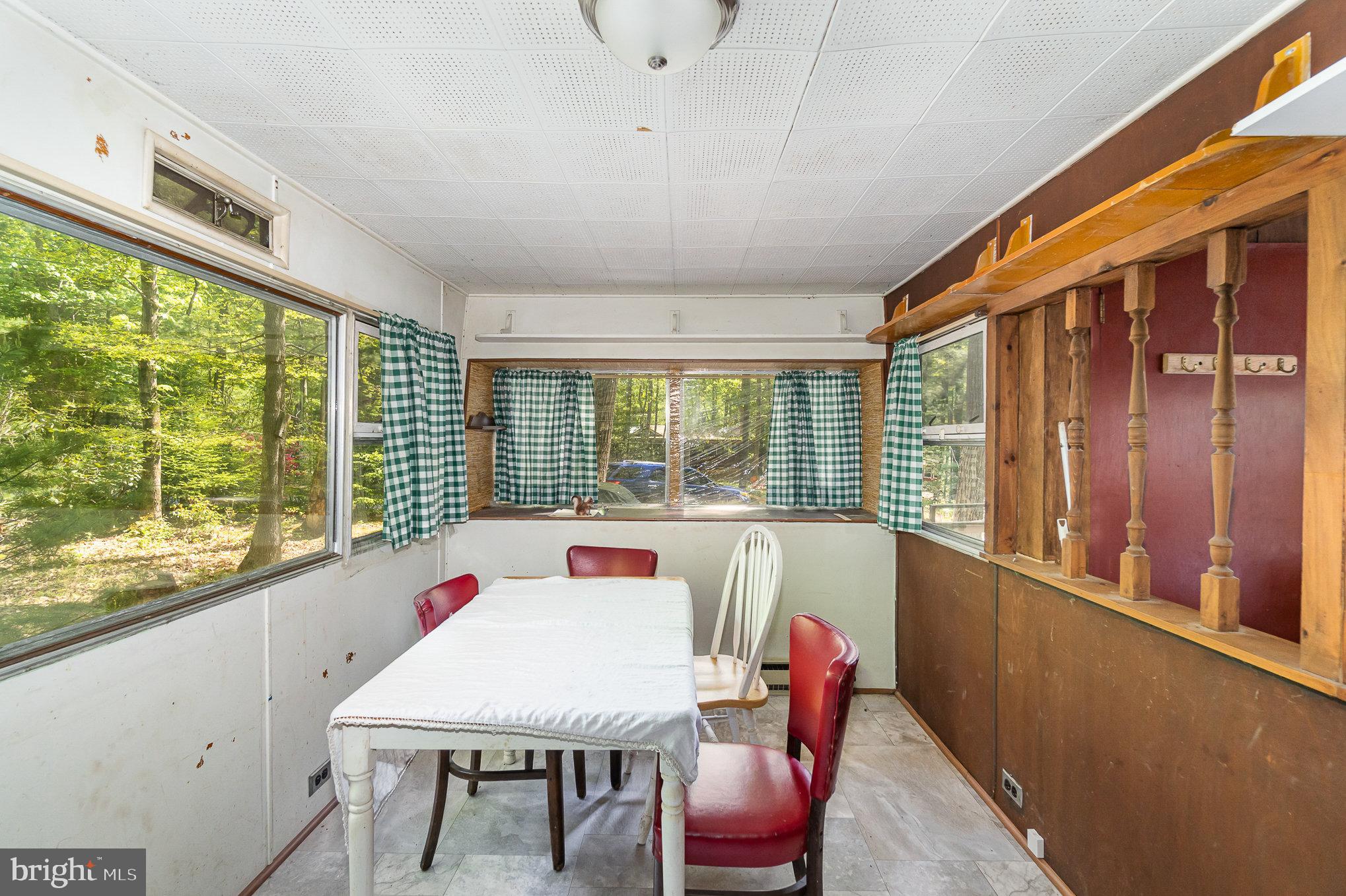 80 Pine Tree Trl