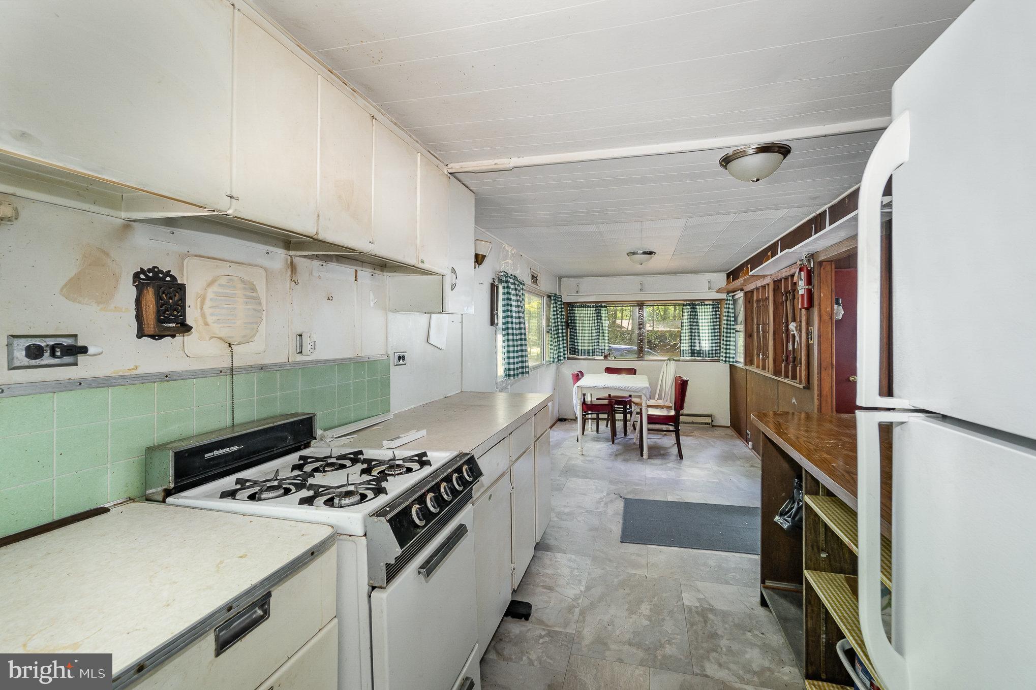 80 Pine Tree Trl