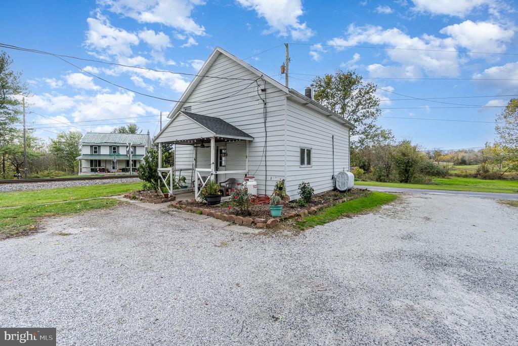 498 Tillietown Rd