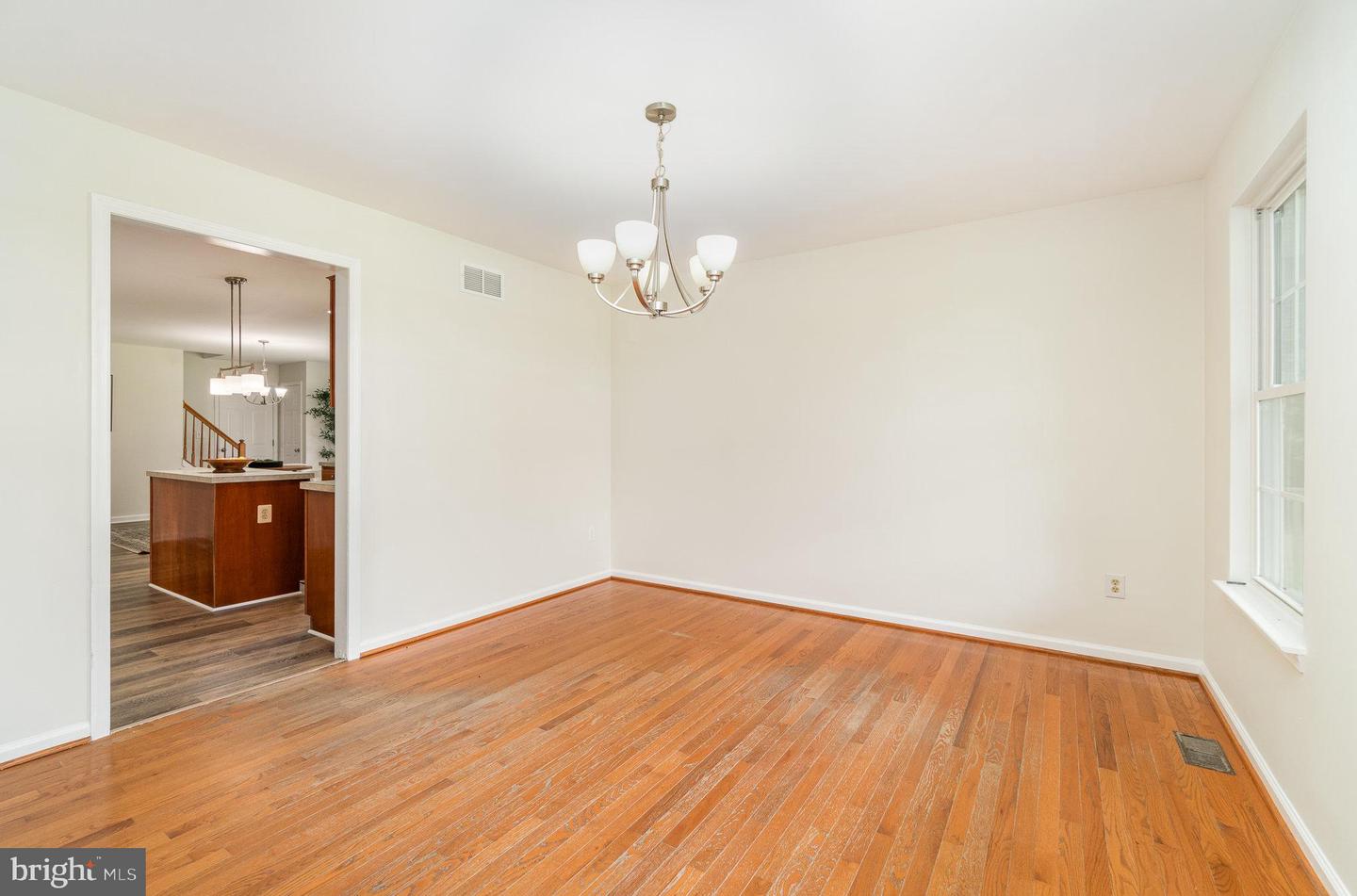 85 Saint Johns Rd W