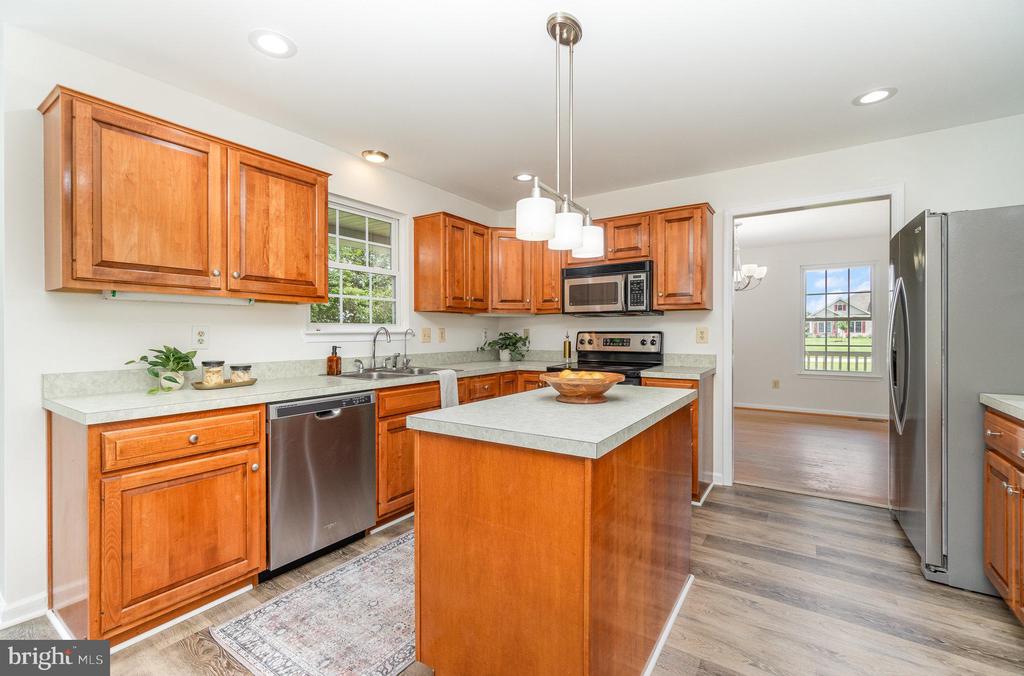 85 Saint Johns Rd W