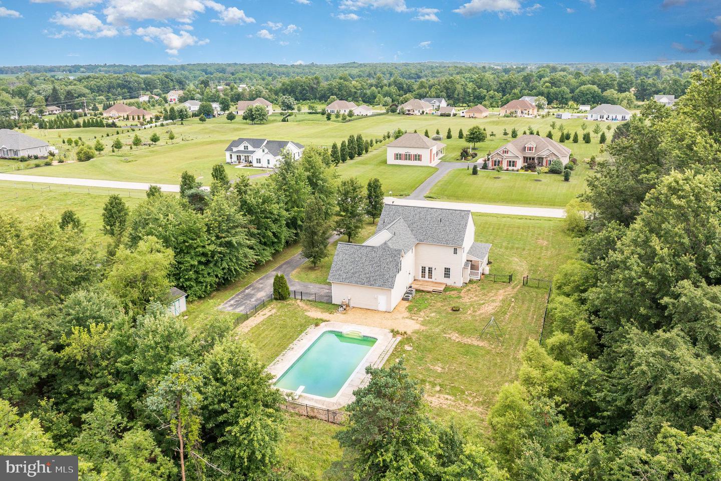 85 Saint Johns Rd W