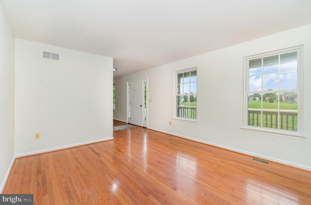 85 Saint Johns Rd W