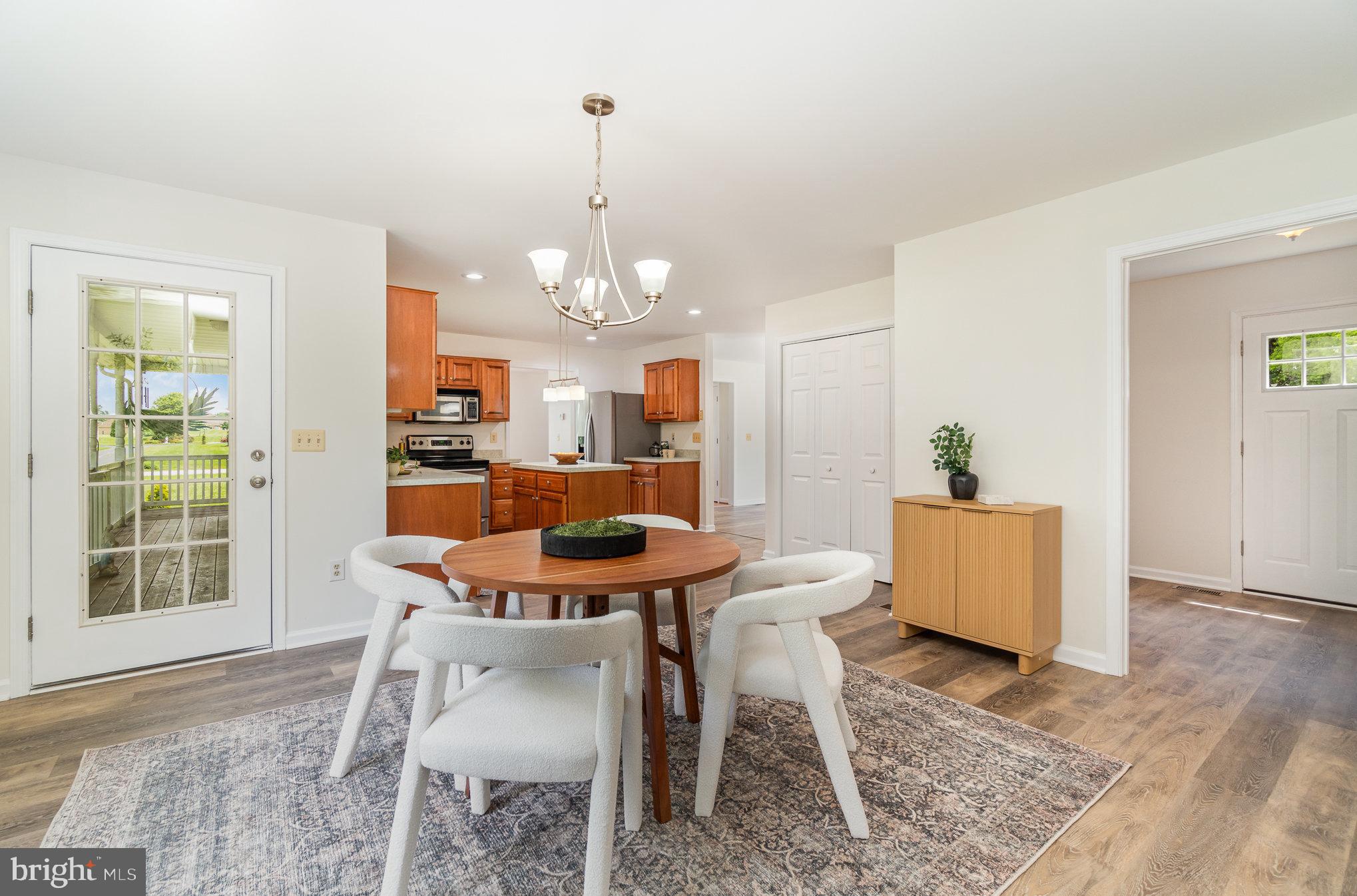 85 Saint Johns Rd W
