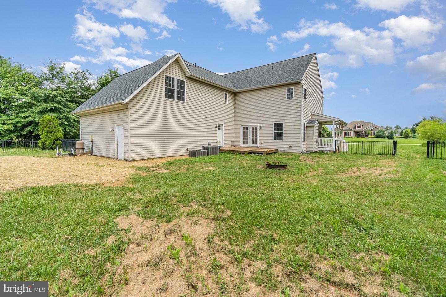 85 Saint Johns Rd W