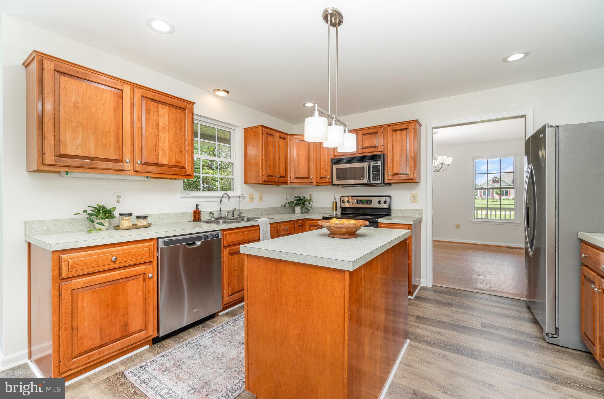 85 Saint Johns Rd W