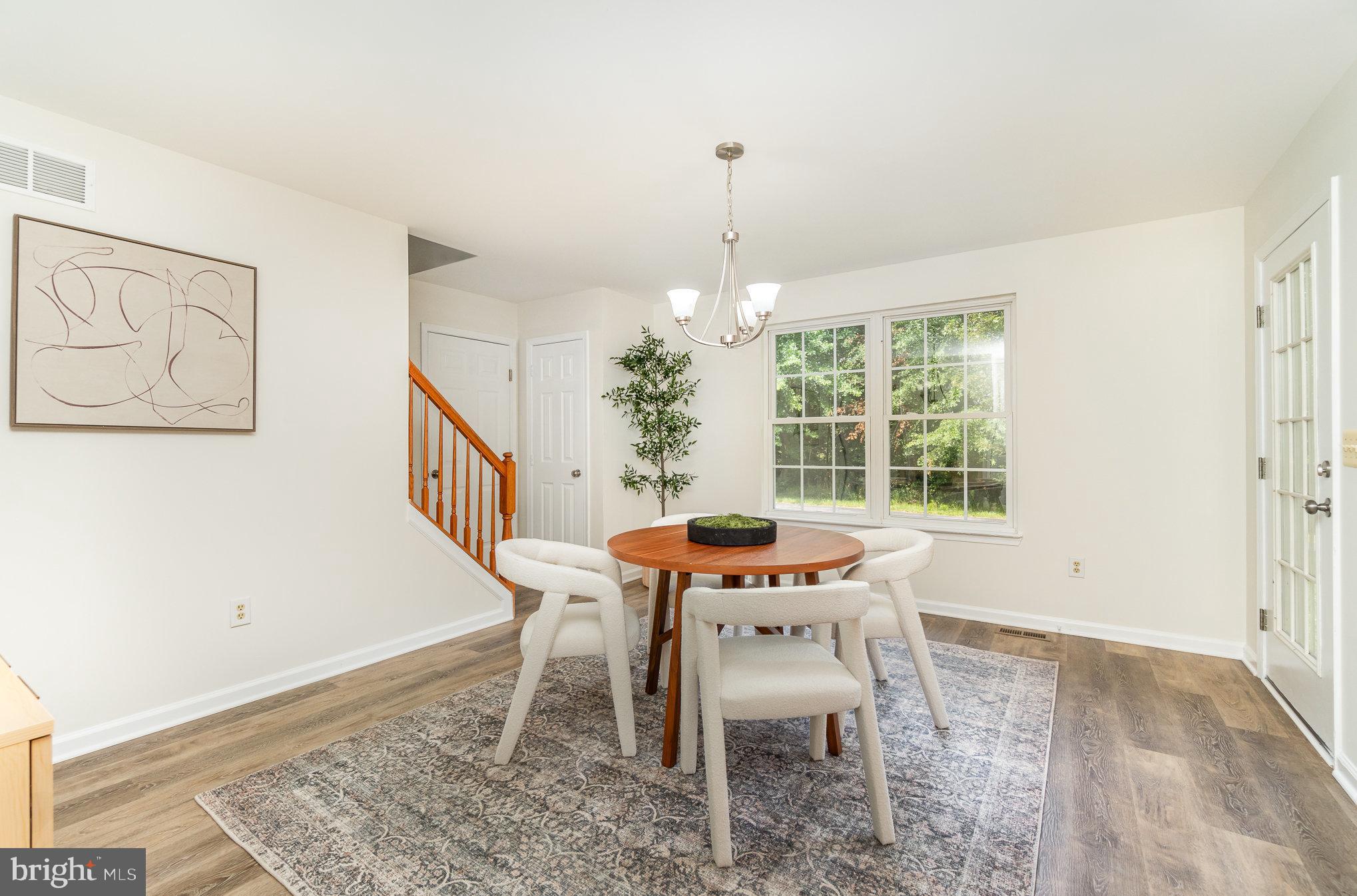 85 Saint Johns Rd W