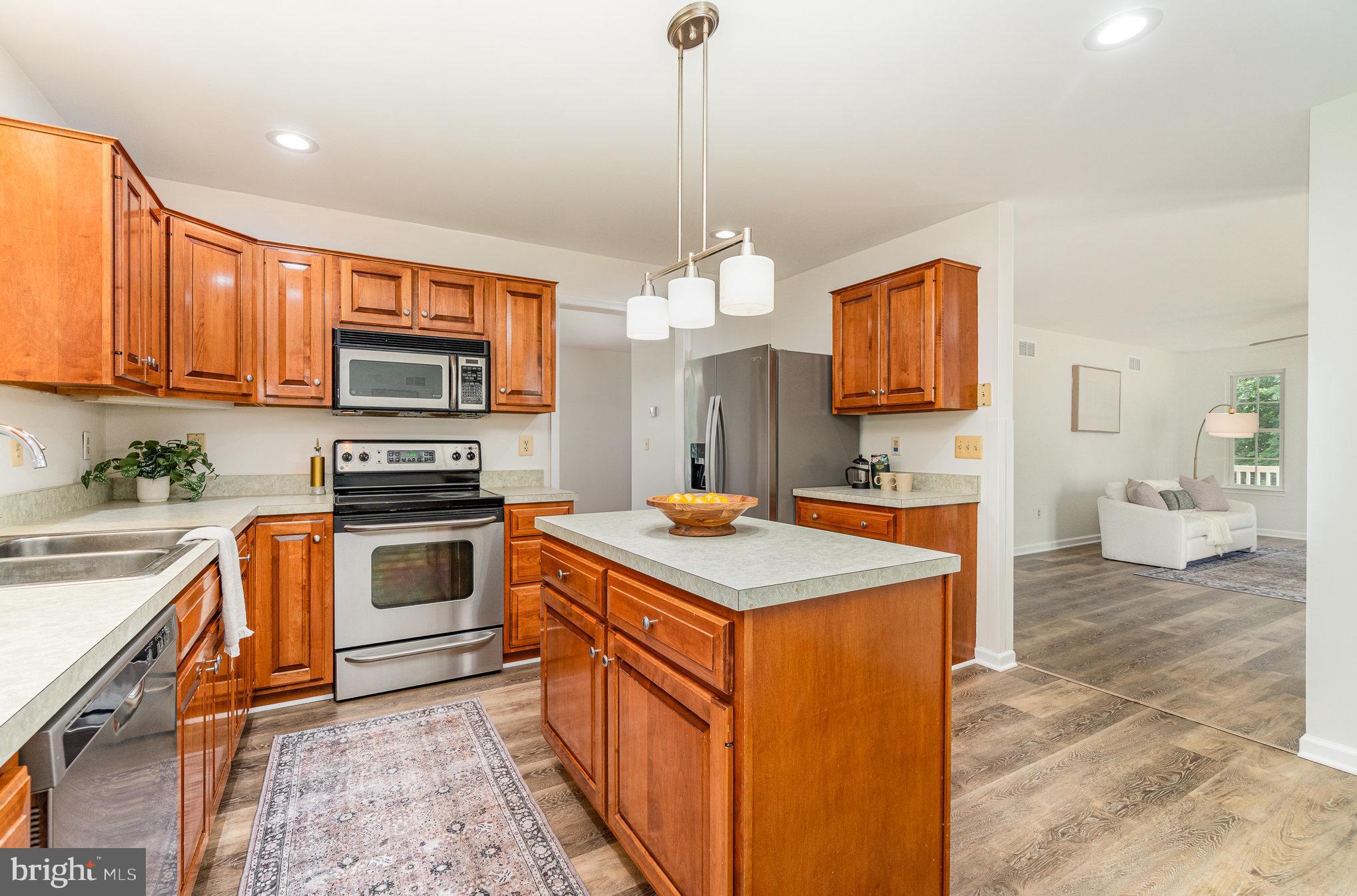 85 Saint Johns Rd W